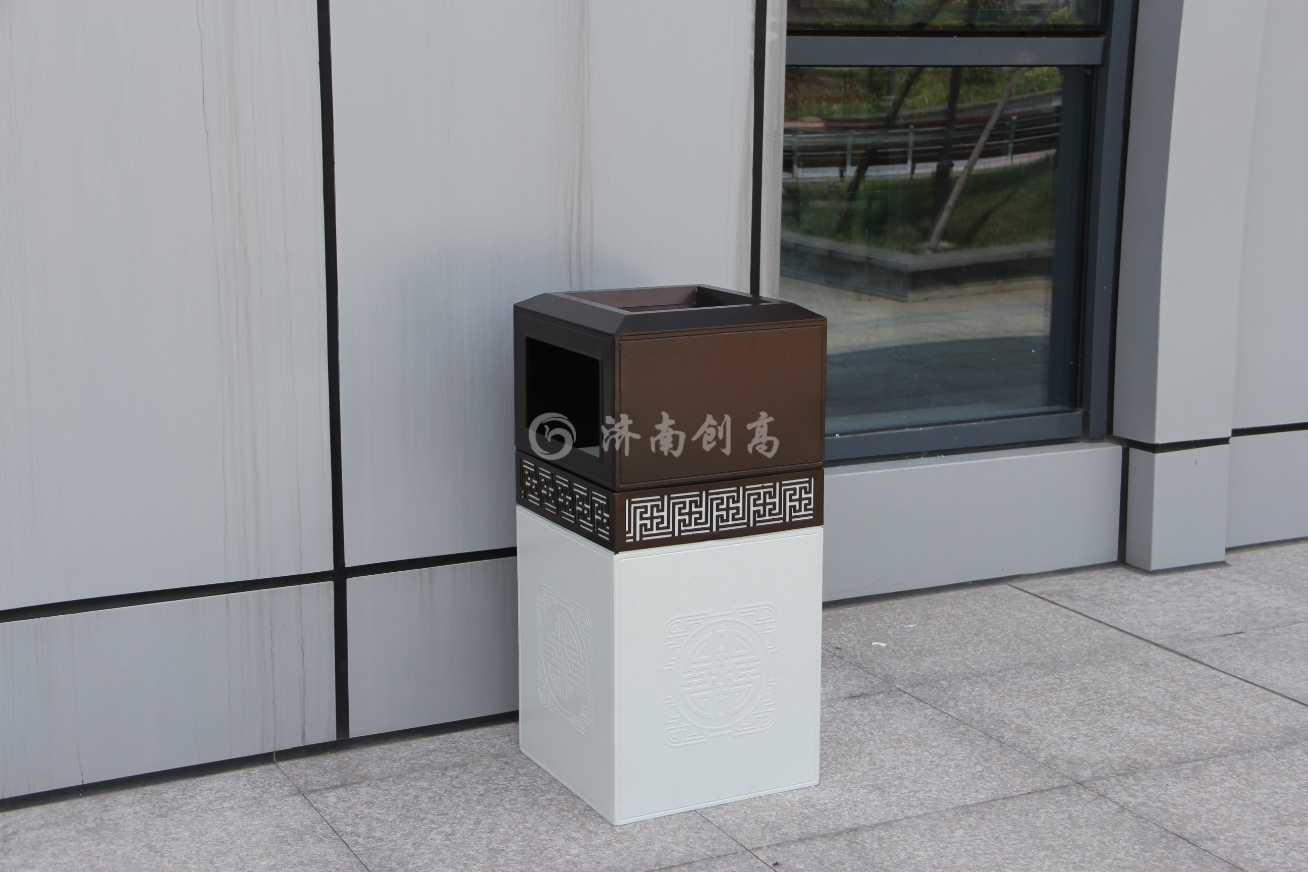 垃圾桶